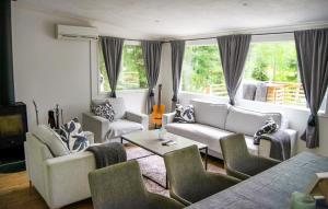 Gorgeous Home In Örebro With Sauna