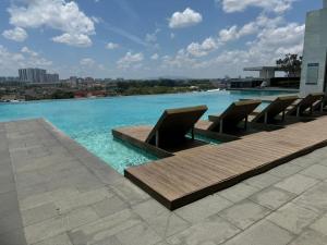 JB 5mint to southkey Infinity Pool