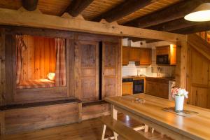 Maisons de vacances Gite Gites de France 9/11 personnes a Brion : photos des chambres