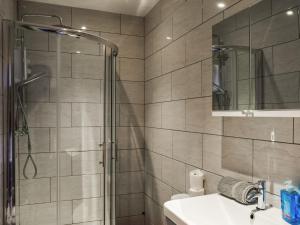 South Pier Apartment