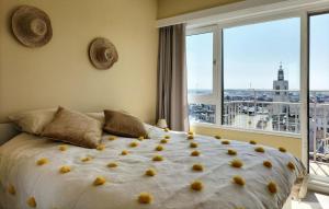 2 Bedroom Amazing Apartment In Oostende
