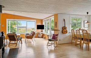 Stunning Home In Hurup Thy With Wifi