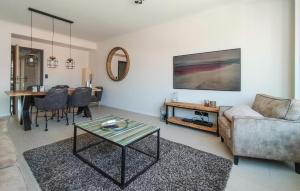Pet Friendly Apartment In Oostende With Wifi