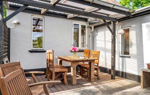 3 Bedroom Lovely Home In Ulfborg