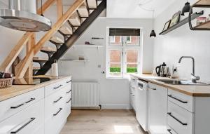 3 Bedroom Lovely Home In Ulfborg