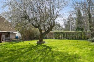 Charming Farmhouse With Room For 8