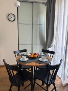 Verde Apartment, By Cohost