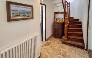 Maisons de vacances 3 Bedroom Amazing Home In Plouhinec : photos des chambres