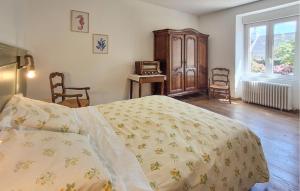 Maisons de vacances 3 Bedroom Amazing Home In Plouhinec : photos des chambres
