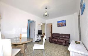 Cozy Home In Saint Cyprien Plage