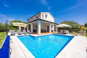 Villa Emely for 8 people near Porec with heated pool & jacuzzi