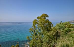 2 Bedroom Lovely Apartment In Parghelia