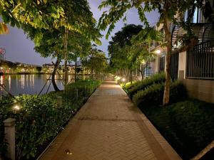 Lakeview City & The Global City Homestay