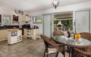 Stunning Apartment In Dramalj