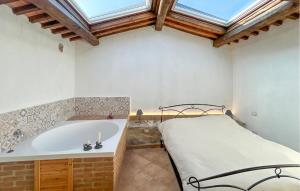 Awesome Apartment In Arcidosso