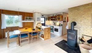 Lovely Cottage Close To The North Sea