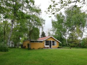 Cozy Bright Cottage Near Marielyst And Beach