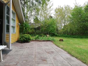 Cozy Bright Cottage Near Marielyst And Beach