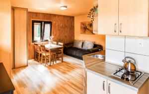 1 Bedroom Cozy Home In Lazy