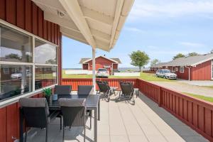 View, Coziness & Beach Holiday At Mommark