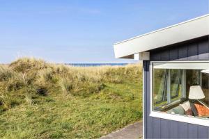 Simple Summer Living In Magical Setting