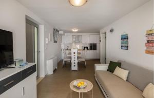 1 Bedroom Gorgeous Apartment In Dramalj 