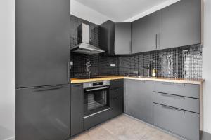 LAM Felidae - AC - Balcony