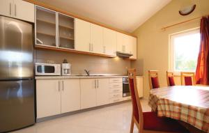 Stunning Home In Vodice With Lake View 