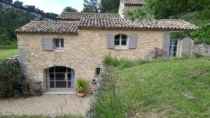 Maisons de vacances Independent Wing Of A Farmhouse In The Luberon : photos des chambres