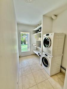 Spacious Quiet Comfortable - Independant Villa - 150m from famous Les Lecques Beach - Plenty car park