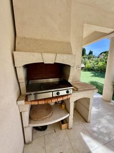 Spacious Quiet Comfortable - Independant Villa - 150m from famous Les Lecques Beach - Plenty car park