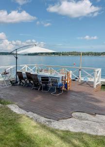 Archipelago Home With Garden And Private Dock