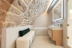 Appartements Maison Galante-s apartments with Services in Louvre - Rue des Dechargeurs : photos des chambres