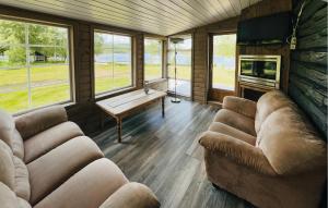 2 Bedroom Awesome Home In Östmark