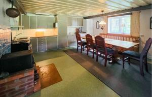 2 Bedroom Awesome Home In Östmark