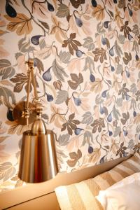 B&B / Chambres d'hotes les chambres des gabariers, les pieds dans l-eau : photos des chambres
