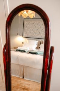 B&B / Chambres d'hotes les chambres des gabariers, les pieds dans l-eau : Chambre Double Deluxe - Vue sur Mer