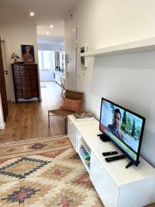 CHARMING GARCIA da ORTA 6