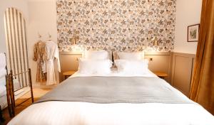 B&B / Chambres d'hotes les chambres des gabariers, les pieds dans l-eau : photos des chambres
