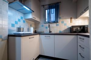 Athenian Getaway near Metro-Agios Nikolaos by ΜΡS