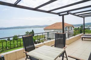 Six bedroom luxury villa with private pool in quiet residential area near beaches