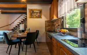 Lovely Home In Lipovlje