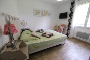 Maisons de vacances A pretty family house located in a tranquil area with a pretty view of the Luberon range. : photos des chambres
