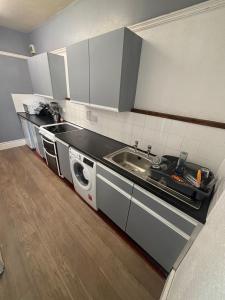 2 Bed Apartment Near Yeovil Hospital & Leonardo