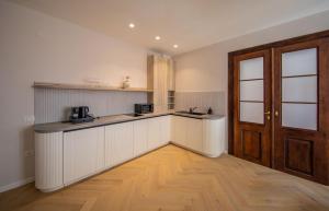 Hans Benkner Aparthotel - Premium Apartments in Old Town