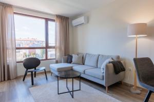 Луксозен апартамент с паркомясто в квартал Сарафово