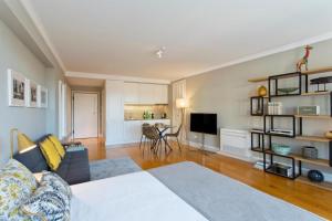 Historical Corner by Upperground