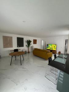 Luxury Penthouse BBQ Chill out terrace