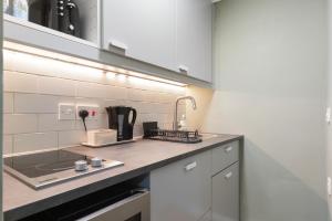 Modern Studio - Portobello RD