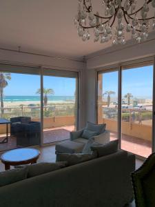 110m2 les pieds dans leau terrasse front de mer